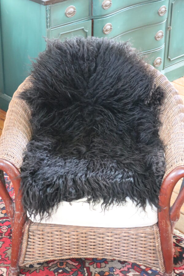 Montana Icelandic Sheep Pelt - Onyx - Image 2