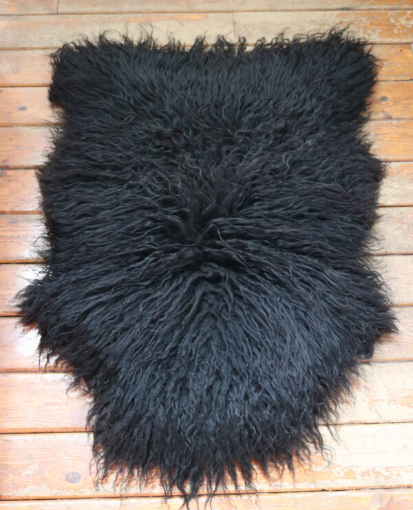 Montana Icelandic Sheep Pelt - Onyx